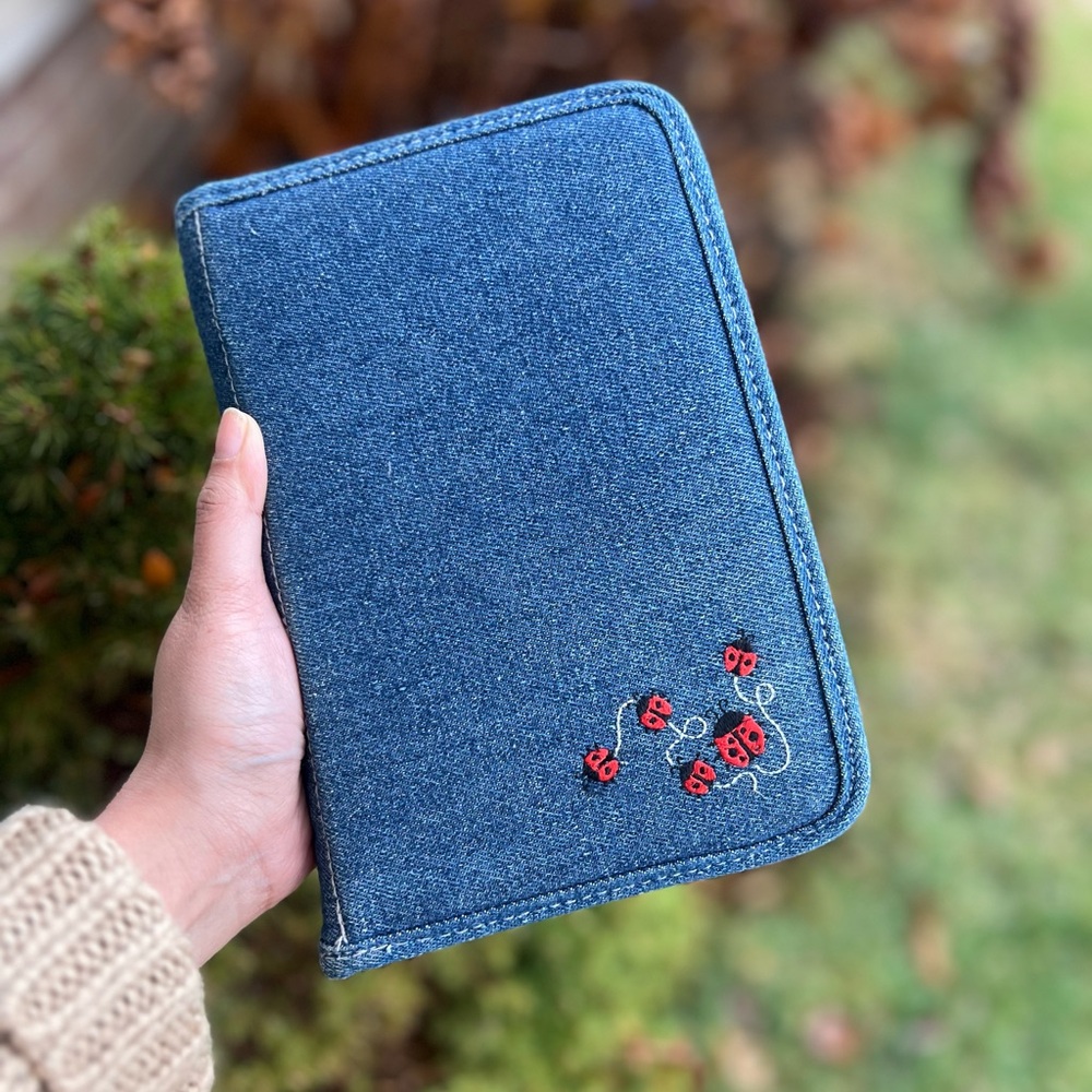 Vintage 90s/Y2K Denim Ladybug Embroidered Planner Cover 🐞